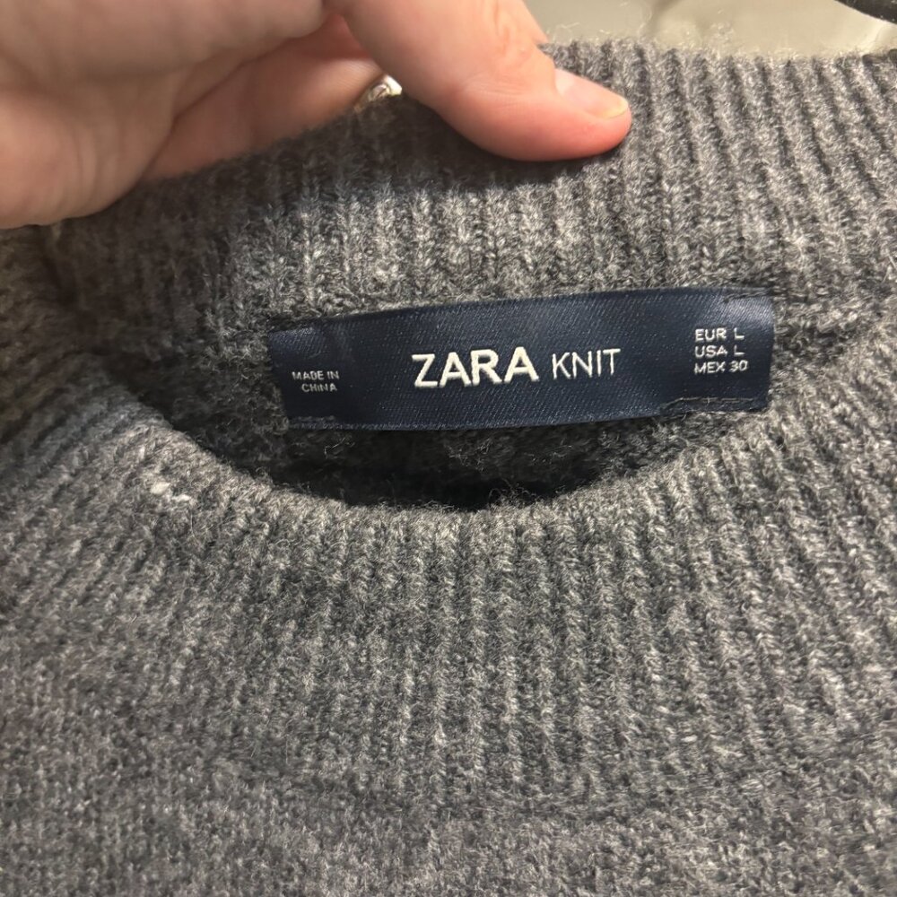 NEVER WORN - High-Low Sweater - Picture 5 of 5